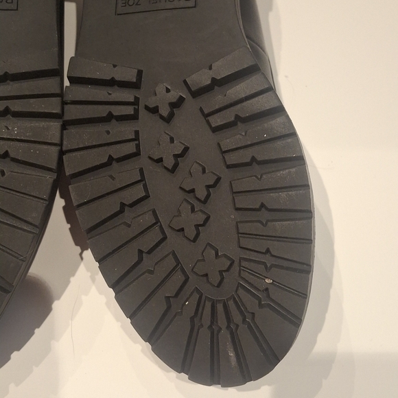 Rachel Zoe Black Faux Leather Lug Soled Loafers with Gold Accent Size 8 - Picture 9 of 10